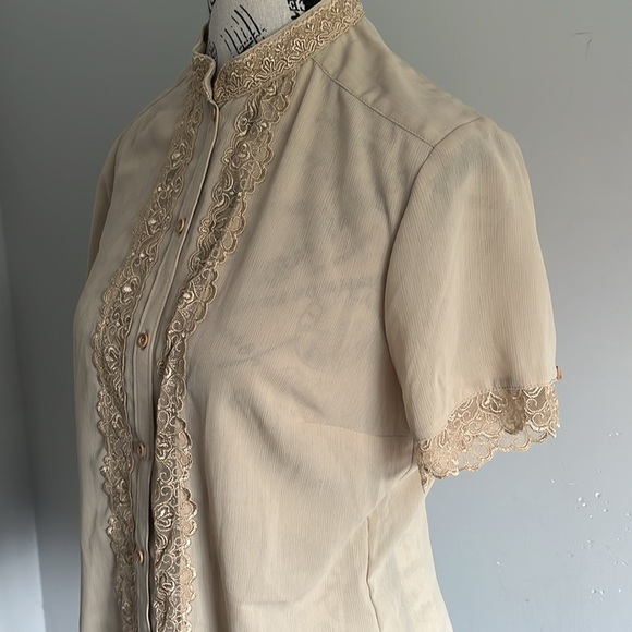 Liz Claiborne Beige Cream Lace Blouse Size Small - Picture 3 of 6